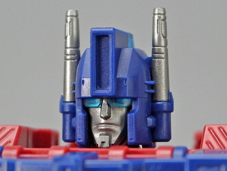 Transformers War For Cybertron Kingdom Ultra Magnus  (14 of 27)